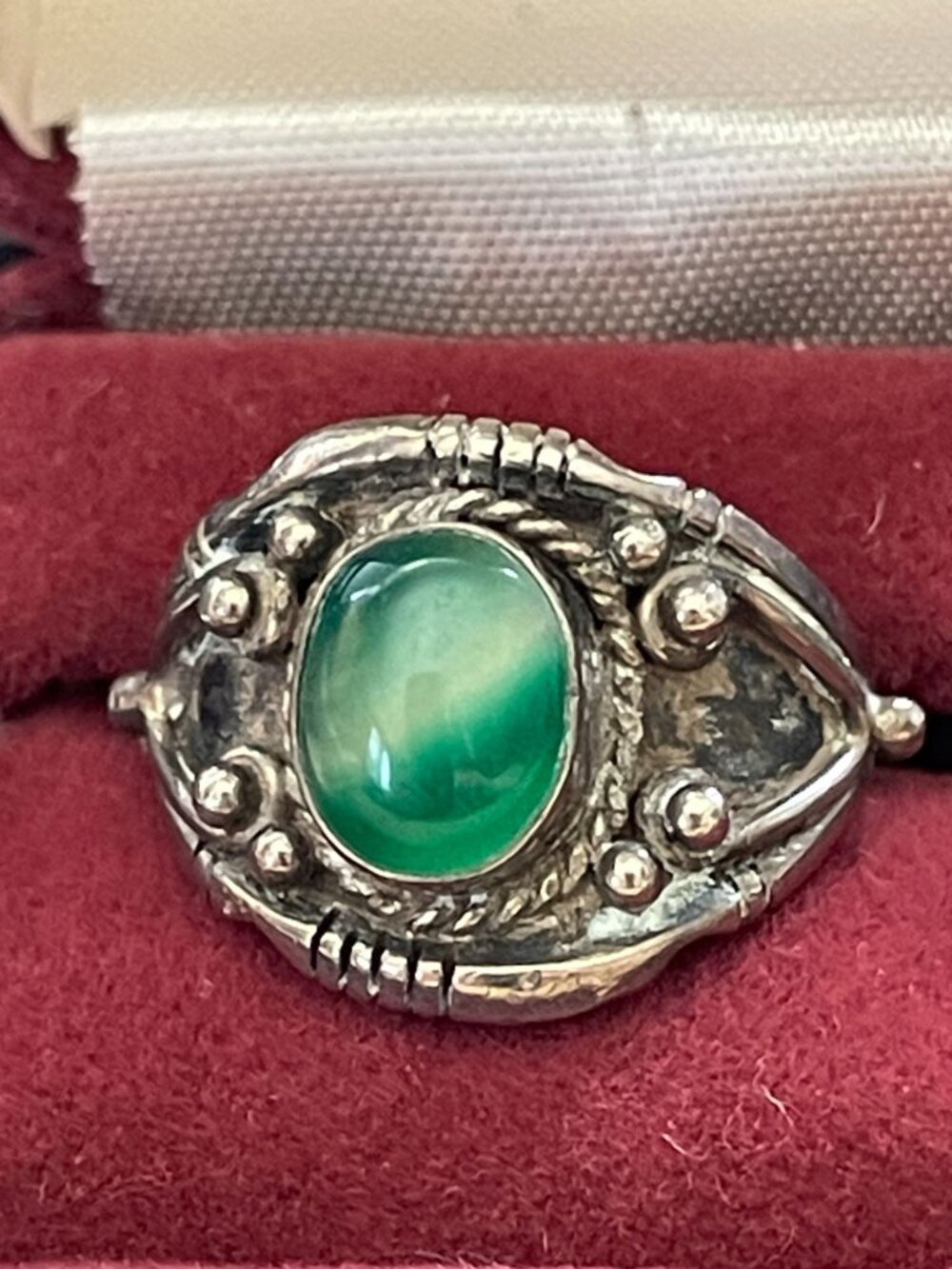 Vintage Silver Faux Green Agate Shield Asymmetric Filigree Statement Ring 9.25